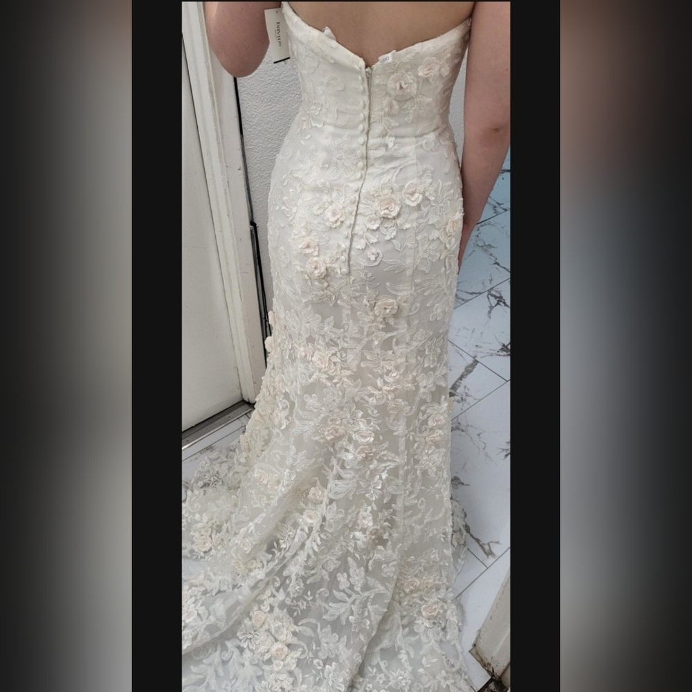 New wedding dress - Picture 2 of 2